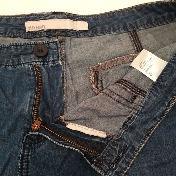 Old Navy Chambray Shorts - Picture 2 of 4